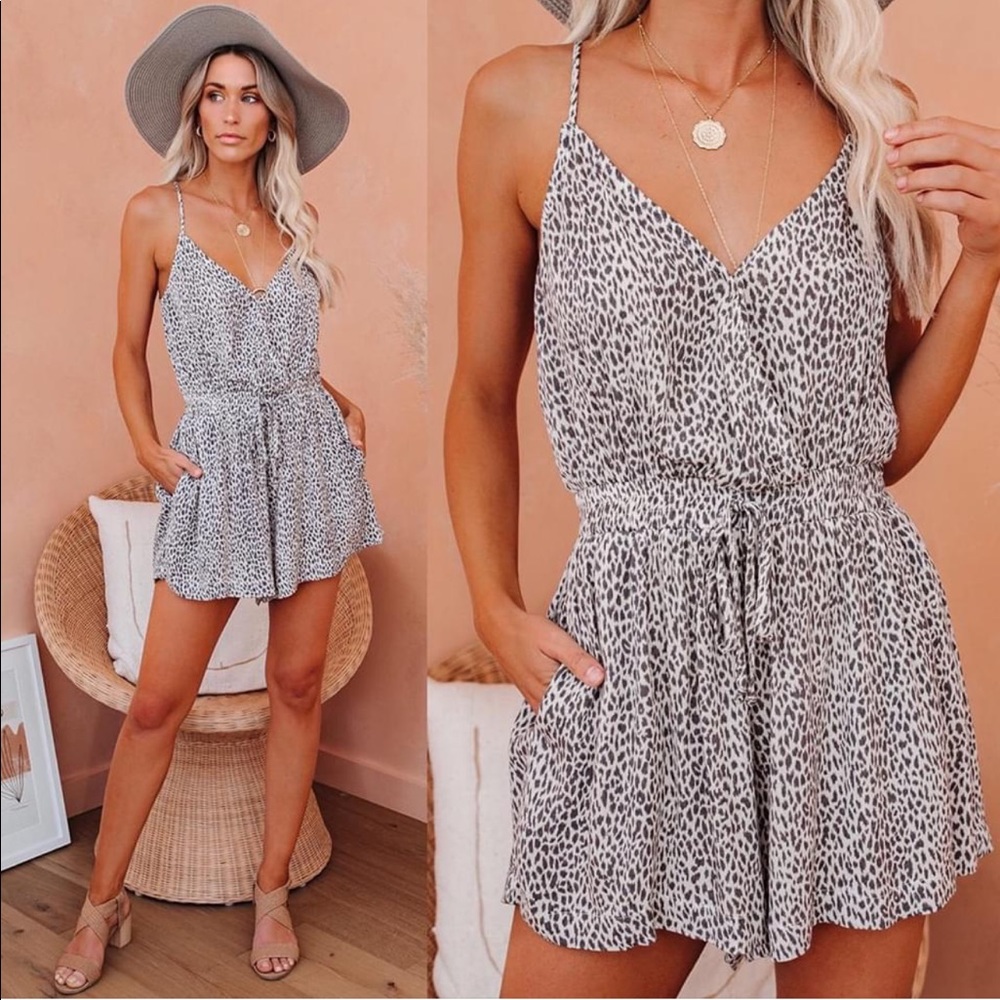 Vici pocketed leopard romper